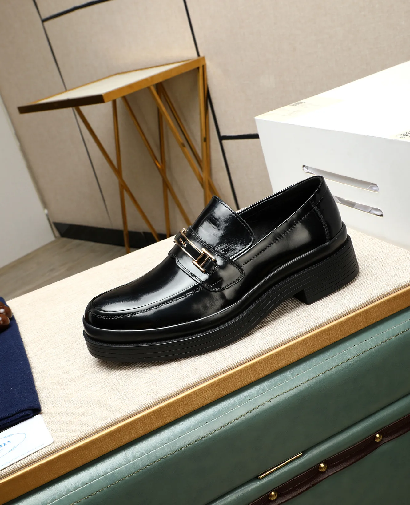 Men's men's shoes 💰540 (water-dyed cow leather) 📛📛PRADA high-end counter's latest formal business leather shoes 👔original and highest quality! Imported from Italy 🇮🇹 first-layer calfskin fabric ➕ cowhide lining Original outsole Formal size: 38➖44 (45 customized)